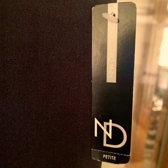 🔄NEW DIRECTIONS🔄 DRESSY STRETCH BERMUDA SHORTS NWT❣️ - Picture 5 of 11